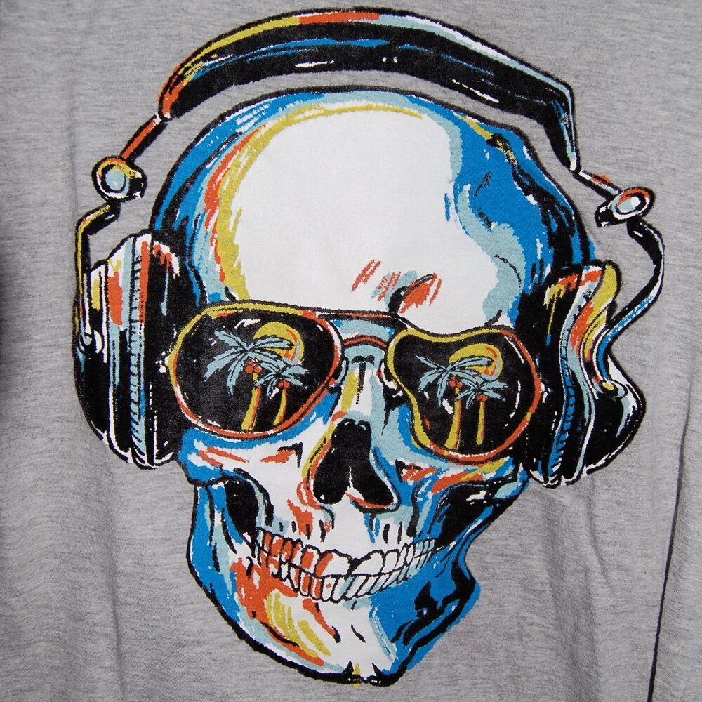 Skull with Headphones Shirt - size 18 (xxl)